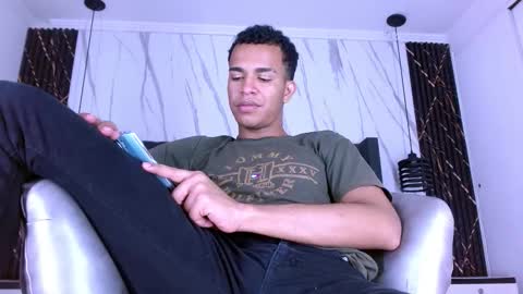 Snapshot of aston_vera chatting on February 28, 4:46 am Aston online show from February 28, 4:46 am