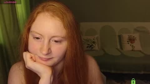 Snapshot of astoria_ross_ chatting on May 19, 3:18 pm Astoria online show from May 19, 3:18 pm