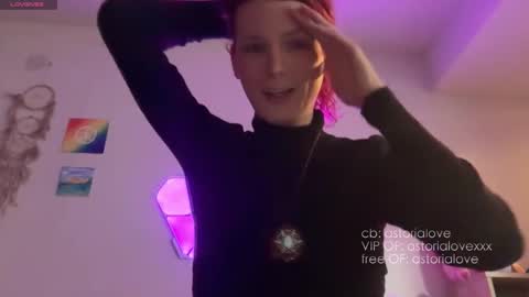 Snapshot of astorialove chatting on November 22, 2:43 am AstoriaLove online show from November 22, 2:43 am