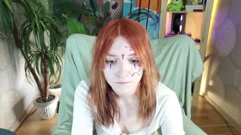 Snapshot of astra_lis chatting on October 18, 12:39 pm Astra online show from October 18, 12:39 pm