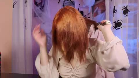 Snapshot of astra_lis chatting on November 1, 12:18 pm Astra online show from November 1, 12:18 pm