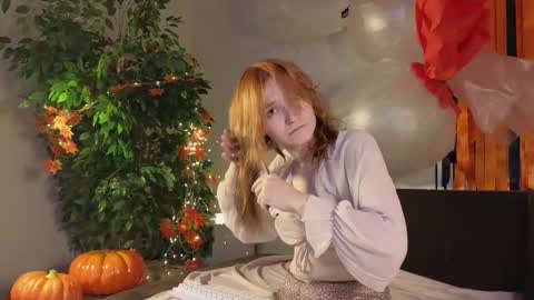 Snapshot of astra_lis chatting on November 2, 12:29 pm Astra online show from November 2, 12:29 pm