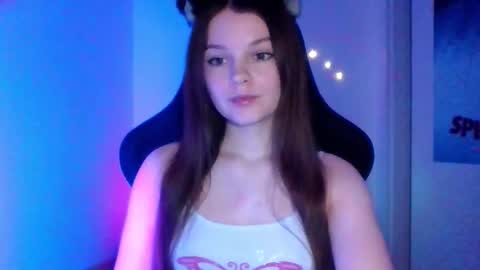 Snapshot of astradream_ chatting on December 4, 10:18 pm astradream_ online show from December 4, 10:18 pm