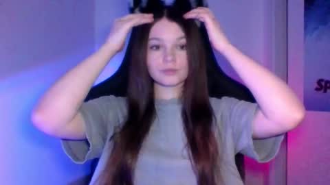 astradream_ online show from February 4, 9:09 pm