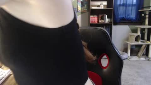 AstraeaSiren online show from January 31, 6:25 pm