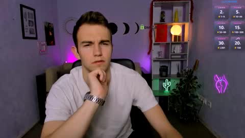 astren online show from March 25, 1:28 pm