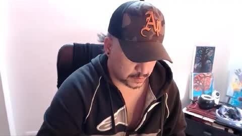 Snapshot of astton_nick chatting on December 13, 12:39 pm Nick Astton online show from December 13, 12:39 pm