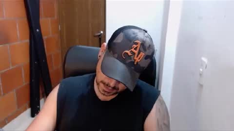 Snapshot of astton_nick chatting on February 5, 6:24 am Nick Astton online show from February 5, 6:24 am