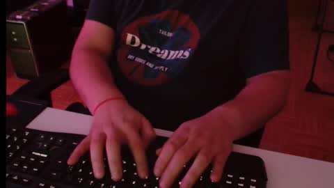 Leo online show from November 6, 9:26 pm