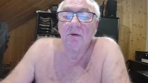 Snapshot of asusandy chatting on January 31, 11:47 pm asusandy online show from January 31, 11:47 pm