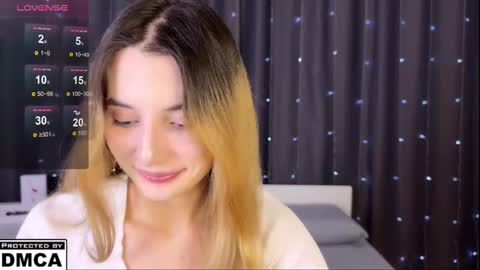 Snapshot of asya_foxy chatting on February 6, 8:45 pm Asya online show from February 6, 8:45 pm