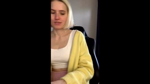 Snapshot of asya_new chatting on October 28, 9:24 am asya_new online show from October 28, 9:24 am