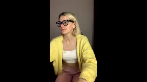 Snapshot of asya_new chatting on November 4, 4:17 pm asya_new online show from November 4, 4:17 pm