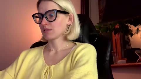 Snapshot of asya_new chatting on November 8, 9:13 pm asya_new online show from November 8, 9:13 pm