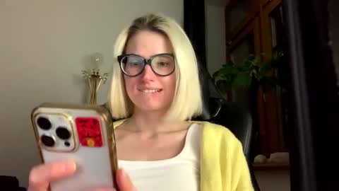 Snapshot of asya_new chatting on November 10, 4:39 pm asya_new online show from November 10, 4:39 pm