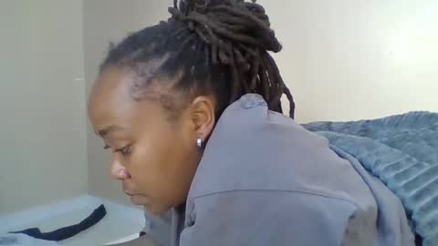 Snapshot of atara_seren chatting on February 22, 12:04 pm atara_seren online show from February 22, 12:04 pm