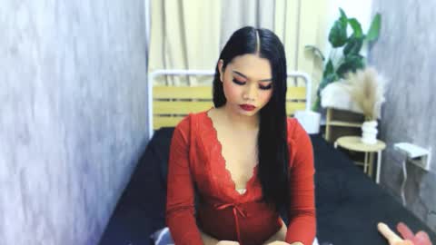 Snapshot of atashakendall chatting on February 18, 1:29 pm atashakendall online show from February 18, 1:29 pm