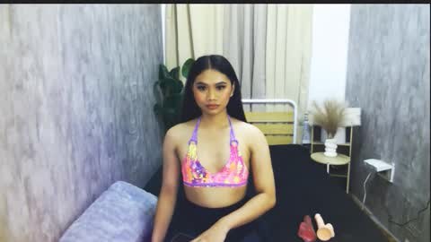 Snapshot of atashakendall chatting on February 20, 3:45 pm atashakendall online show from February 20, 3:45 pm