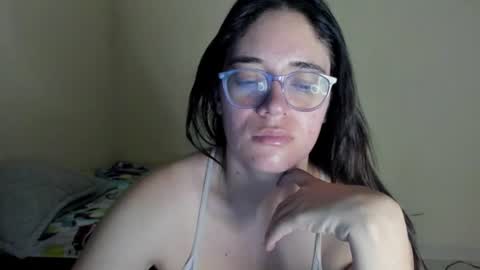 Snapshot of atenas__05 chatting on July 20, 9:34 am atenas online show from July 20, 9:34 am