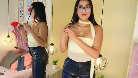 ateneaaa_ online show from February 18, 8:27 pm