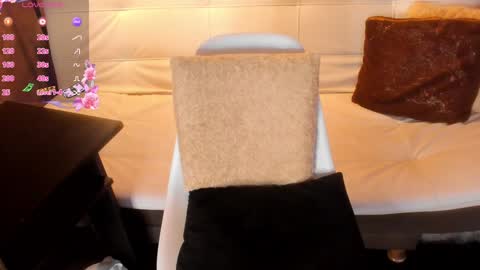 ATENEA MAKRI online show from December 3, 5:45 pm