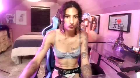   xoxo G0DD3SS xoxox    online show from October 4, 3:37 am