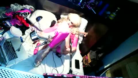 Snapshot of athenaatiya chatting on February 10, 12:50 pm Sissy Athena online show from February 10, 12:50 pm