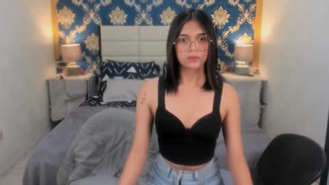 Snapshot of athenaheart chatting on February 12, 10:35 am Ady online show from February 12, 10:35 am