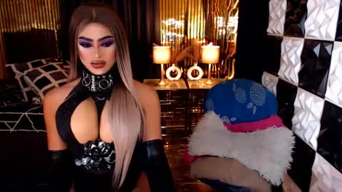 athisamoore online show from April 13, 9:53 pm