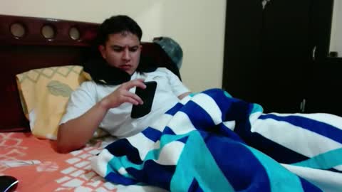 Robin online show from December 4, 4:00 am