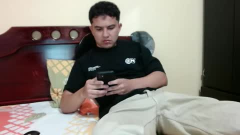 Robin online show from February 1, 1:59 am