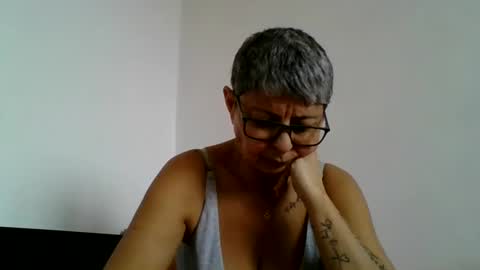 atikaarea online show from December 10, 10:49 am