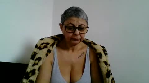 atikaarea online show from February 15, 11:28 am