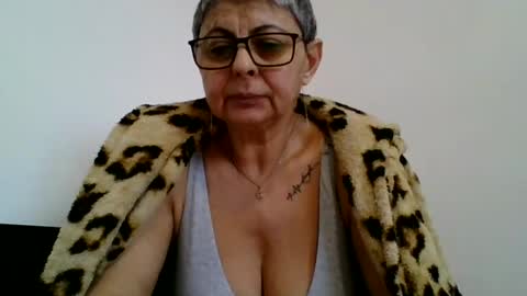 atikaarea online show from February 27, 1:49 pm