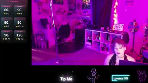 Snapshot of atomicfireball8 chatting on November 10, 12:20 am Atomicfireball8 online show from November 10, 12:20 am