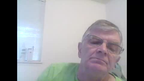 Snapshot of audiseattle123 chatting on November 4, 7:24 pm audiseattle123 online show from November 4, 7:24 pm