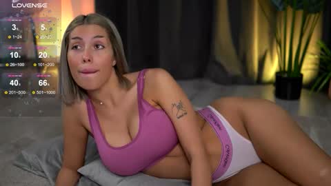 Isabella online show from October 15, 9:42 am