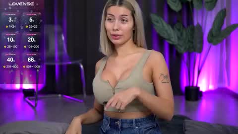 Isabella online show from November 27, 8:49 am