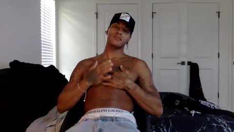 Snapshot of augiexrated chatting on April 4, 9:34 pm augiexrated online show from April 4, 9:34 pm