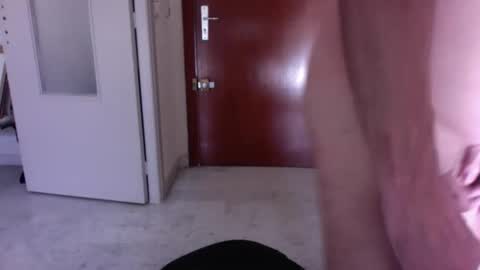 Snapshot of auguste061400 chatting on March 10, 8:48 am auguste061400 online show from March 10, 8:48 am