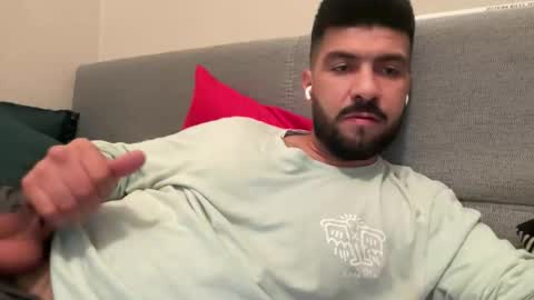 Snapshot of augustload chatting on September 18, 1:40 am AugustLoad online show from September 18, 1:40 am