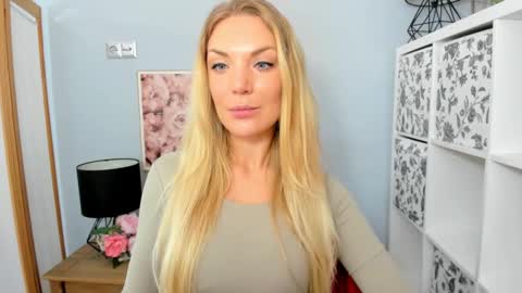 Snapshot of aullorasensual chatting on January 27, 6:41 am AulloraSensual online show from January 27, 6:41 am