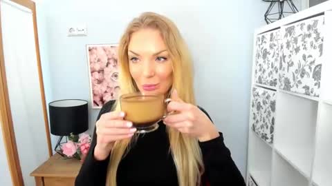 Snapshot of aullorasensual chatting on March 10, 6:16 am AulloraSensual online show from March 10, 6:16 am