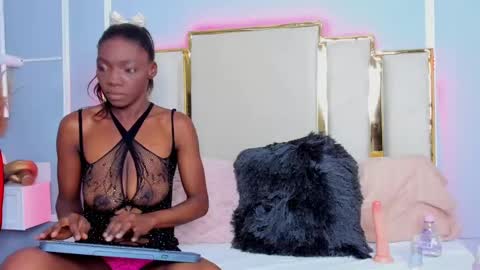 Aurora Queen  online show from October 3, 11:13 pm