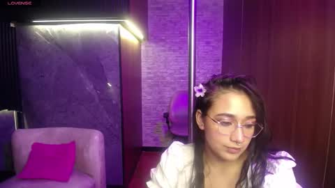 aura_cute_ online show from March 4, 3:56 am