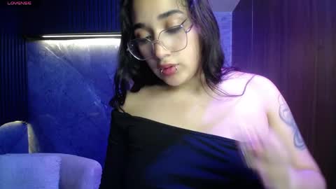 aura_cute_ online show from March 27, 8:26 am