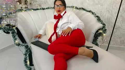 Aura sanders online show from December 22, 12:24 pm
