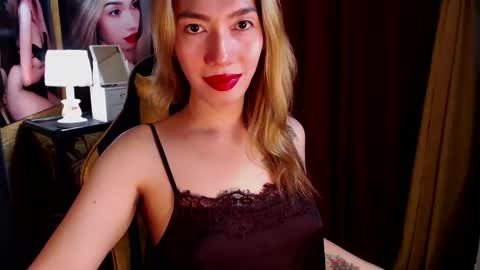 Miss awra online show from December 4, 7:28 am