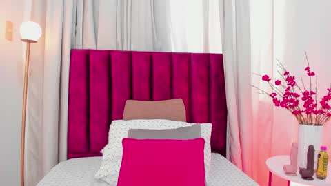 Aura Stone online show from December 21, 6:34 pm