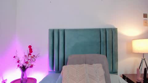 Aura Stone online show from January 10, 6:17 pm